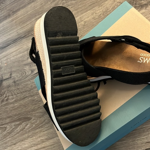 Toms Diana Crossover Wedges - Picture 3 of 12